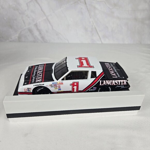 Davey Allison #1 1:24 Scale Stock Car Limited Edition Adult Collectible Sponsors - Picture 5 of 15